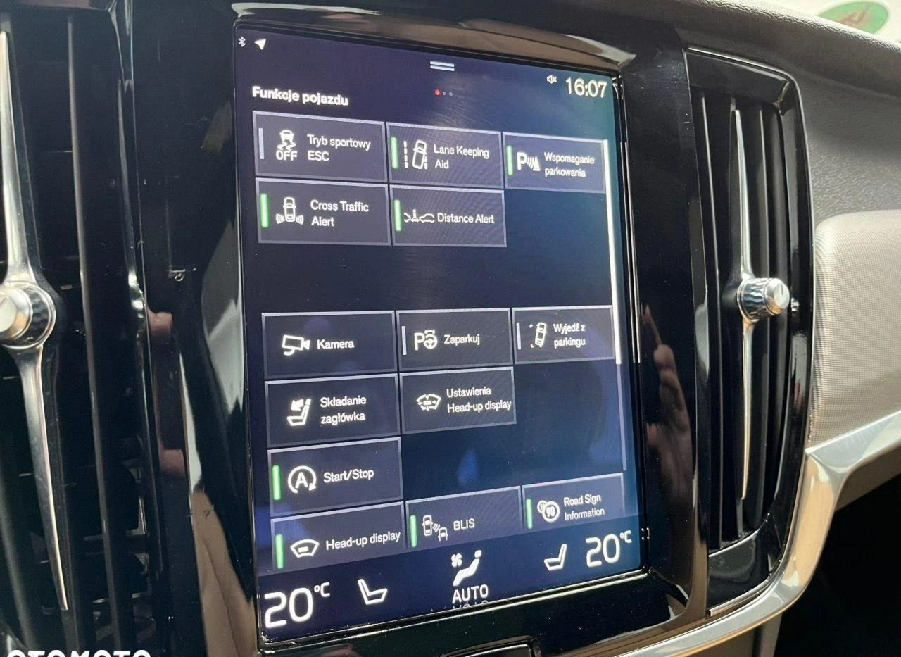 Volvo V90 cena 116900 przebieg: 106000, rok produkcji 2016 z Stronie Śląskie małe 466